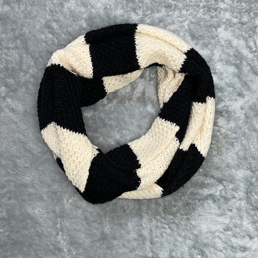 NWOT Black and Cream Striped Knit Infinity Scarf